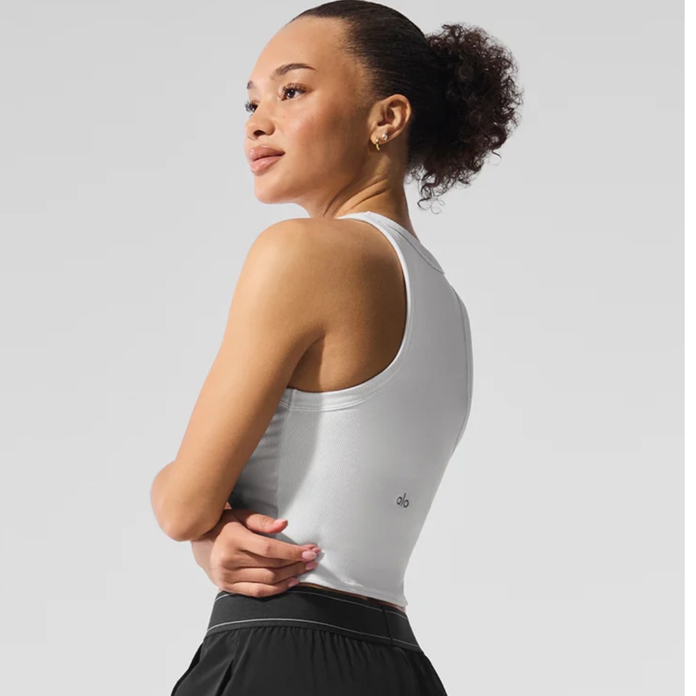 ALO Goddess Ribbed Go-To Tank - Picture 5 of 7